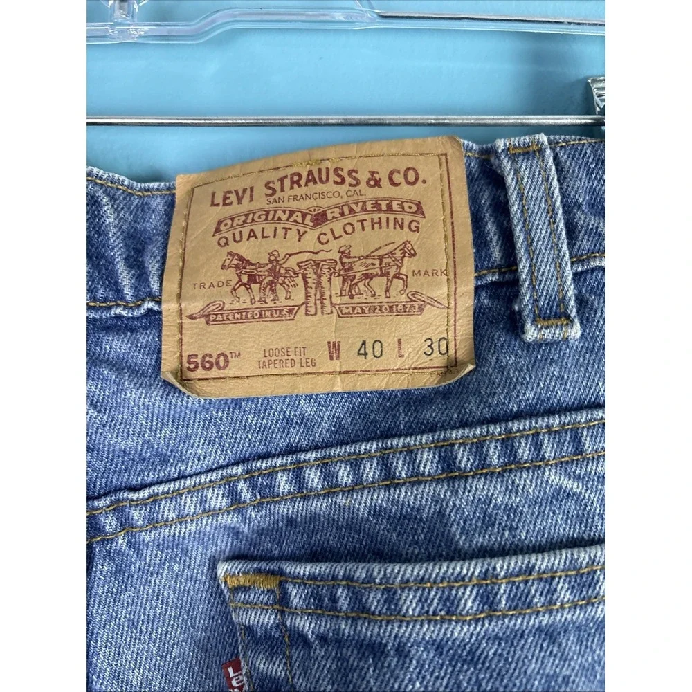 Vintage Levi's Jeans 560 Mens 40x30 Blue Made in USA Loose Fit Tapered Leg Faded